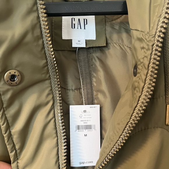 Women’s GAP Quilted Jacket - Picture 7 of 7